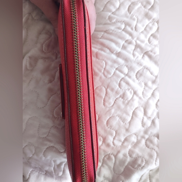 Kate Spade Wallet - Picture 3 of 11
